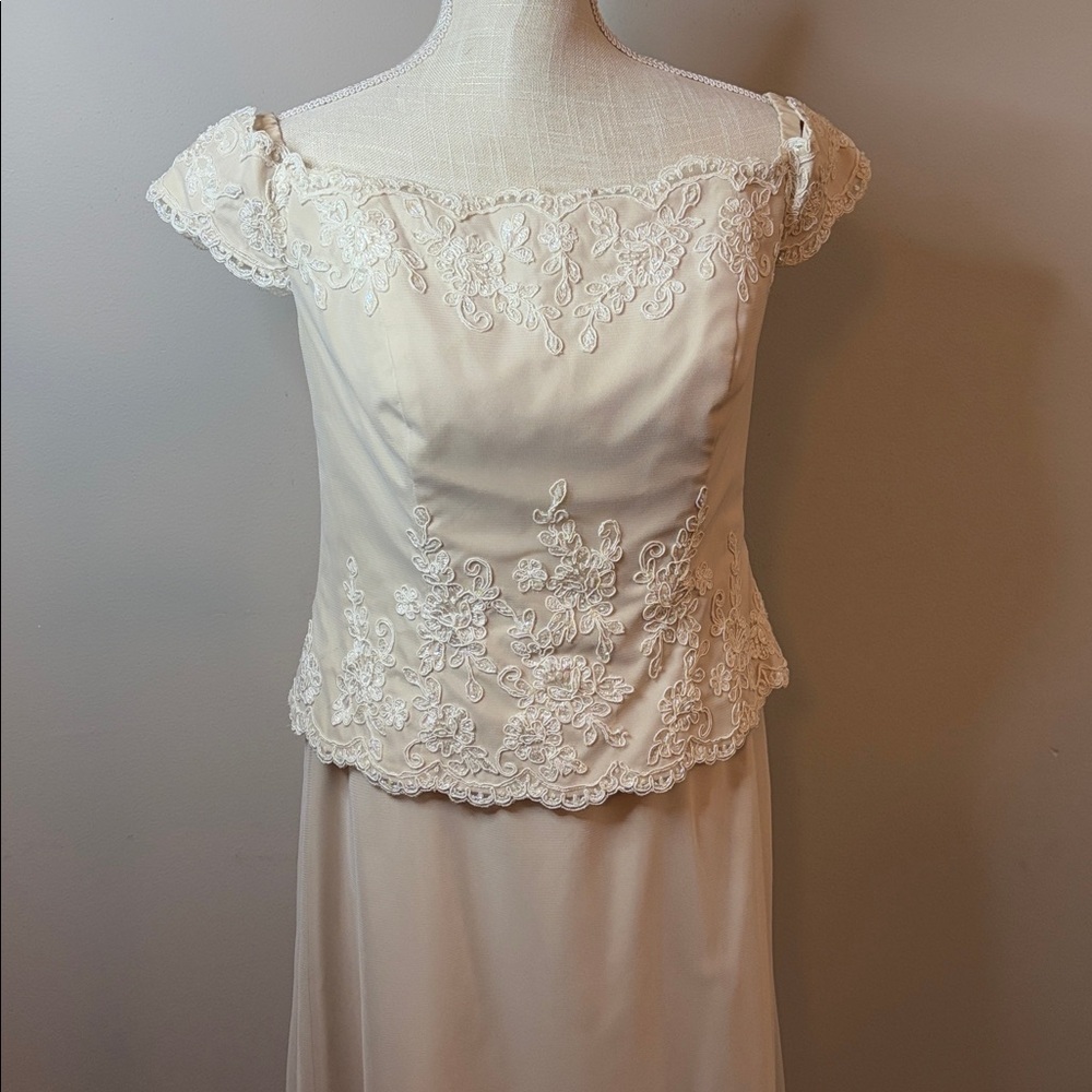David's Bridal Cream Lace Dress